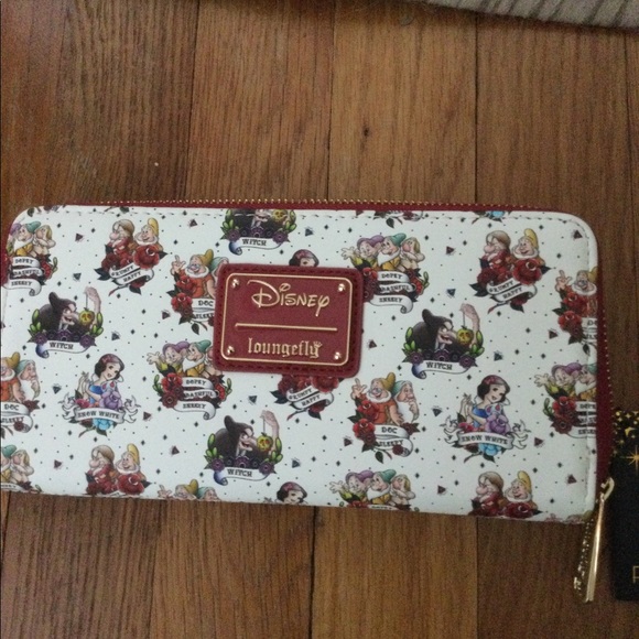 Loungefly Snow White wallet - Picture 3 of 10